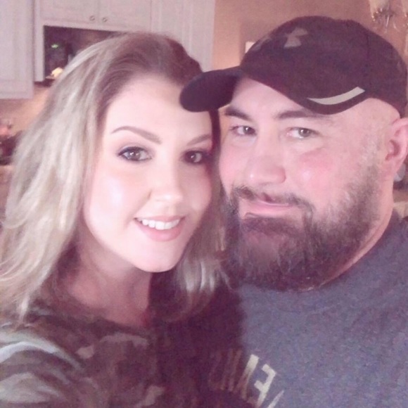 🖤 Meet your posher, Tiffany Alyce 🖤 - Picture 6 of 9